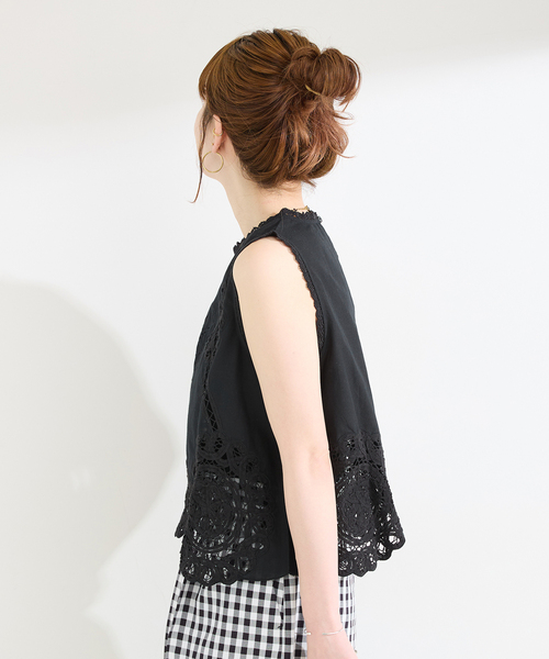 Fanaka(ファナカ)の「【WEB限定】手洗い可 / FANAKA / ファナカ バテンレースノースリブラウス(シャツ/ブラウス・レディース・ブラック/ホワイト・FREE)」の9枚目の写真