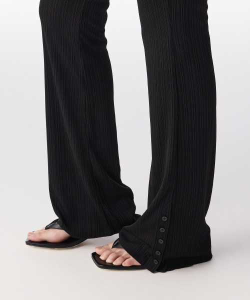 MUSINSA STANDARD WOMAN（ムシンサスタンダードウーマン）の「ウィメンズバーティカルテクスチャーサイドボタンジャージパンツ[ブラック]（スラックス・レディース・その他・24/26/28/30）」の5枚目の写真