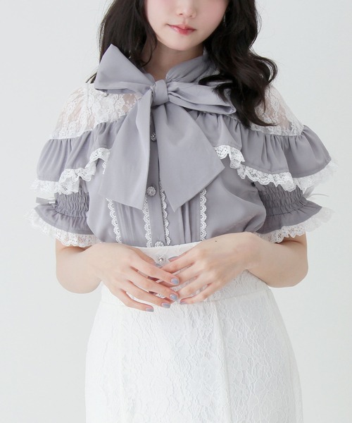DearMyLove(ディアマイラブ)の「上品レースフリルボウタイリボンブラウス(シャツ/ブラウス・レディース・ホワイト/ブラック/ブルーグレー・MEDIUM/3L/LARGE)」の3枚目の写真
