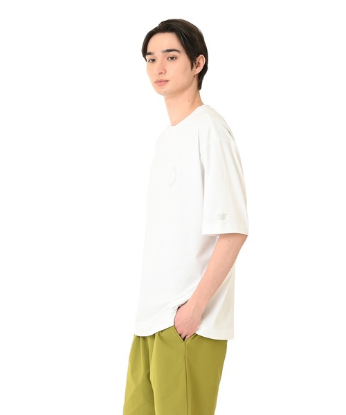 NEW BALANCE(ニューバランス)の「ファンクショナルリラックスドフィットショートスリーブTシャツ(Tシャツ/カットソー・メンズ・ホワイト・SMALL/MEDIUM/LARGE/X-LARGE/XX-LARGE)」の2枚目の写真