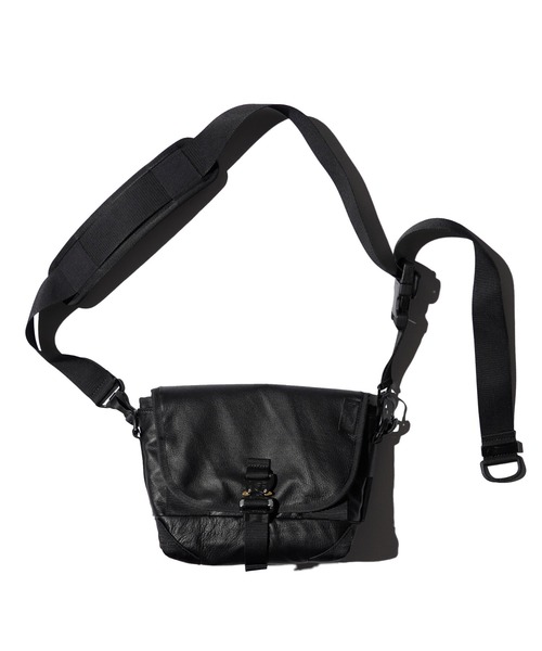 BAGJACK(バッグジャック)の「BAGJACK / バッグジャック SISTER COBRA-FM ELK NAPPA シスター コブラバックル ナッパレザー(ショルダーバッグ・メンズ・ブラック・FREE)」の1枚目の写真