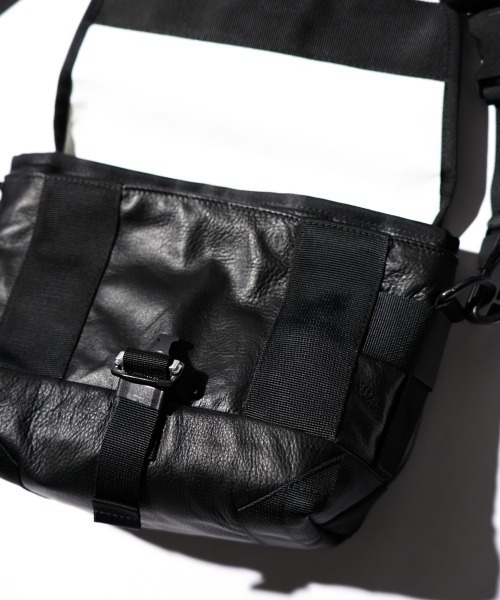 BAGJACK(バッグジャック)の「BAGJACK / バッグジャック SISTER COBRA-FM ELK NAPPA シスター コブラバックル ナッパレザー(ショルダーバッグ・メンズ・ブラック・FREE)」の10枚目の写真