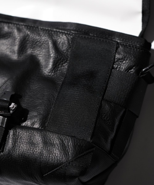 BAGJACK(バッグジャック)の「BAGJACK / バッグジャック SISTER COBRA-FM ELK NAPPA シスター コブラバックル ナッパレザー(ショルダーバッグ・メンズ・ブラック・FREE)」の11枚目の写真