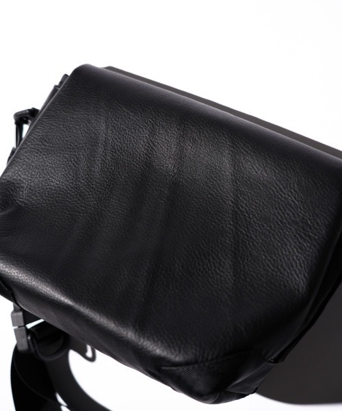 BAGJACK(バッグジャック)の「BAGJACK / バッグジャック SISTER COBRA-FM ELK NAPPA シスター コブラバックル ナッパレザー(ショルダーバッグ・メンズ・ブラック・FREE)」の16枚目の写真