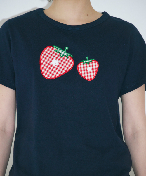SLEEKGLOW（スリック グロウ）の「チェックストロベリーアップリケTシャツ[ネイビー]（Tシャツ/カットソー・レディース・その他・FREE）」の7枚目の写真