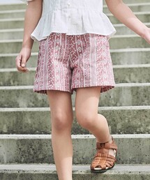 BeBe（ベベ）の「【お揃い】シャンブレーレース刺しゅうストライプショートパンツ（その他パンツ）」