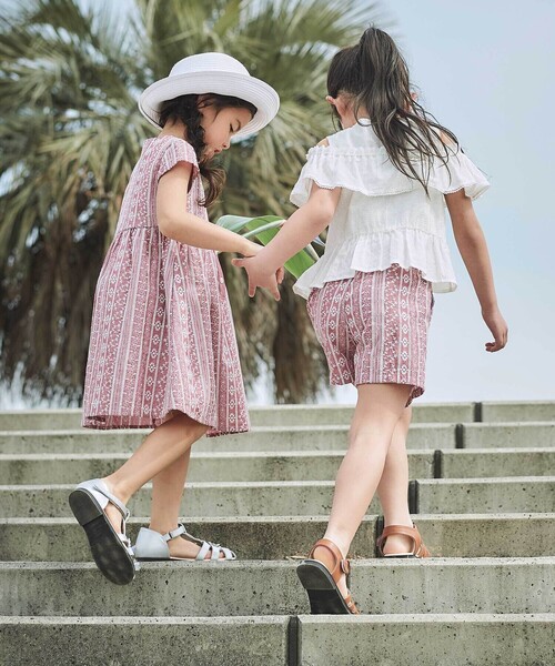 BeBe(ベベ)の「【お揃い】シャンブレーレース刺しゅうストライプショートパンツ(その他パンツ・キッズ・レッド系その他/ブルー系その他・110cm/120cm/140cm/150cm/130cm)」の16枚目の写真