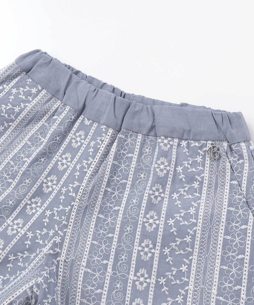 BeBe(ベベ)の「【お揃い】シャンブレーレース刺しゅうストライプショートパンツ(その他パンツ・キッズ・レッド系その他/ブルー系その他・110cm/120cm/140cm/150cm/130cm)」の12枚目の写真