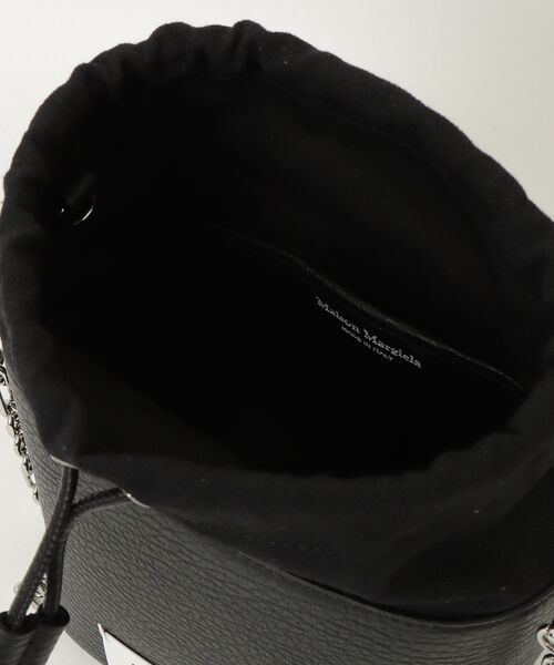 ARKnets（アークネッツ）の「Maison Margiela / メゾン マルジェラ：5AC BUCKET SMALL：S61WG0035-P4348[ANN]（ショルダーバッグ・レディース・ブラック・FREE）」の4枚目の写真