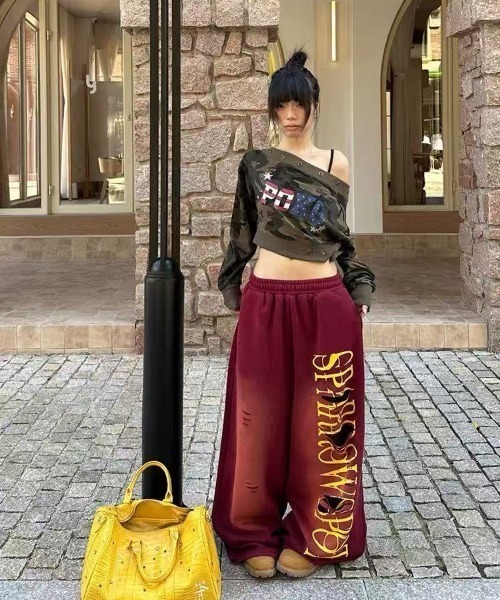 Lis ardent(リスアルダン)の「【Y2K/ストリート】ダメージ加工ロゴプリントワイドスウェットパンツ ビッグロゴルーズスウェットパンツ(スウェットパンツ・レディース・レッド/ブルー・M)」の22枚目の写真
