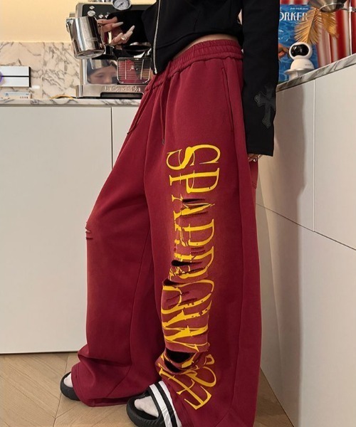 Lis ardent(リスアルダン)の「【Y2K/ストリート】ダメージ加工ロゴプリントワイドスウェットパンツ ビッグロゴルーズスウェットパンツ(スウェットパンツ・レディース・レッド/ブルー・M)」の19枚目の写真