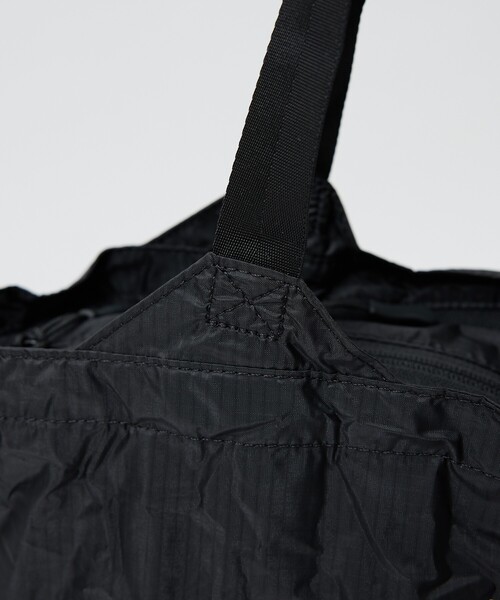 THE NORTH FACE(ザノースフェイス)の「【THE NORTH FACE / ザ・ノース・フェイス】MAYFLY TOTE / メイフライトート / パッカブルトートバッグ / ユニセックス(トートバッグ・メンズ・ブルー/ブラック/グレー・フリー)」の9枚目の写真