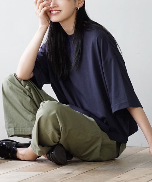 zootie(ズーティー)の「汗しみない クロップドTシャツ(Tシャツ/カットソー・レディース・ベージュ系/グレイッシュブルー/レッド系/カーキ系/杢グレー/ダークカーキ/モカ/ラベンダー/オフホワイト/ブラック/ネイビー・フリー)」の9枚目の写真
