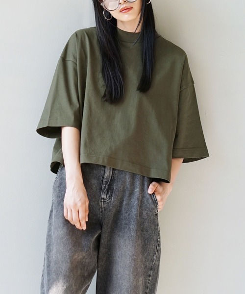 zootie(ズーティー)の「汗しみない クロップドTシャツ(Tシャツ/カットソー・レディース・ベージュ系/グレイッシュブルー/レッド系/カーキ系/杢グレー/ダークカーキ/モカ/ラベンダー/オフホワイト/ブラック/ネイビー・フリー)」の7枚目の写真