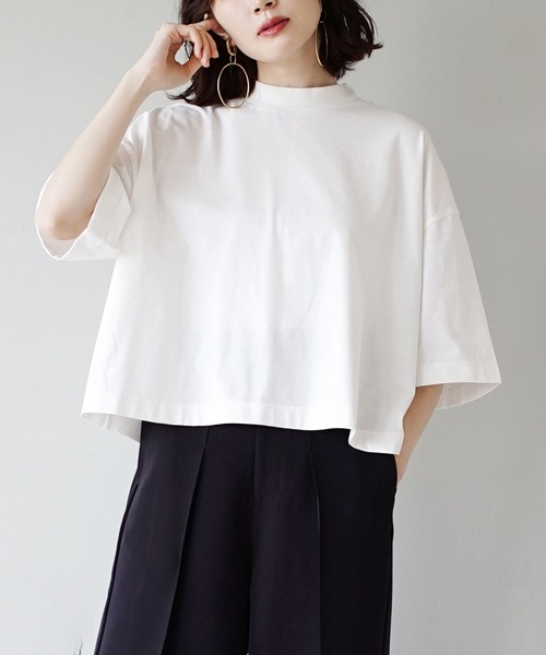 zootie(ズーティー)の「汗しみない クロップドTシャツ(Tシャツ/カットソー・レディース・ベージュ系/グレイッシュブルー/レッド系/カーキ系/杢グレー/ダークカーキ/モカ/ラベンダー/オフホワイト/ブラック/ネイビー・フリー)」の2枚目の写真