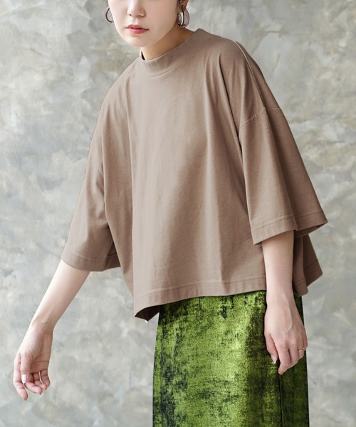 zootie(ズーティー)の「汗しみない クロップドTシャツ(Tシャツ/カットソー・レディース・ベージュ系/グレイッシュブルー/レッド系/カーキ系/杢グレー/ダークカーキ/モカ/ラベンダー/オフホワイト/ブラック/ネイビー・フリー)」の5枚目の写真