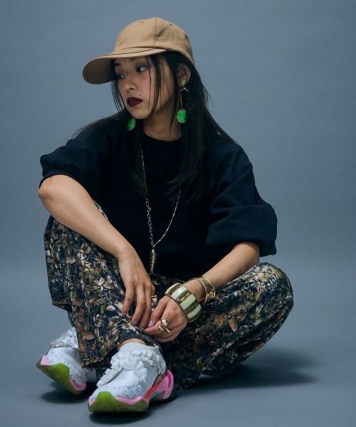 GEVS.(ジェイヴィス)の「綿100%パフスリーブクルーネックスウェット<大きいサイズ有>GEVS.(スウェット・レディース・ブルー/ブラック/杢グレー・L/5L/4L/3L/LL/M)」の21枚目の写真