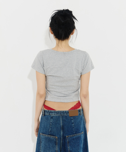 GIMOR（ギマー）の「[Gimor x Drunktxt x Khaki Studio] Turn On The A/C Now Baby Tee Gray（Tシャツ/カットソー・レディース・その他・SMALL）」の4枚目の写真