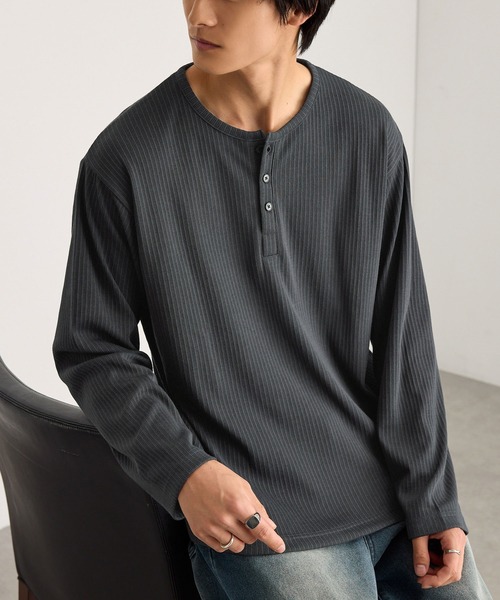 MONO-MART(モノマート)の「テレコリブ ヘンリーネック コンパクト ベーシック長袖Tシャツ(Tシャツ/カットソー・メンズ・カーキオリーブ/杢グレー/スミクロ/オフホワイト/ダークブラウン・S/M/L)」の1枚目の写真
