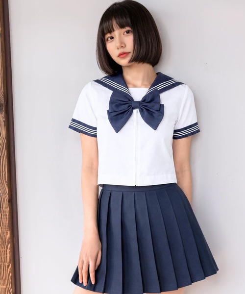LunaBelle（ルナベル）の「【制服コスプレ3点セット】スーパーカラフルセーラー服（半袖シャツ ・スカート ・スクールリボン）（コスチューム/パーティーグッズ・レディース・ミント/ブルー/レッド/ブラック/オレンジ/ネイビー系/グリーン/サックスブルー/ホワイト×レッド/ネイビー/グレー/ピンク/イエロー/パープル・M/L/2L/S）」の6枚目の写真