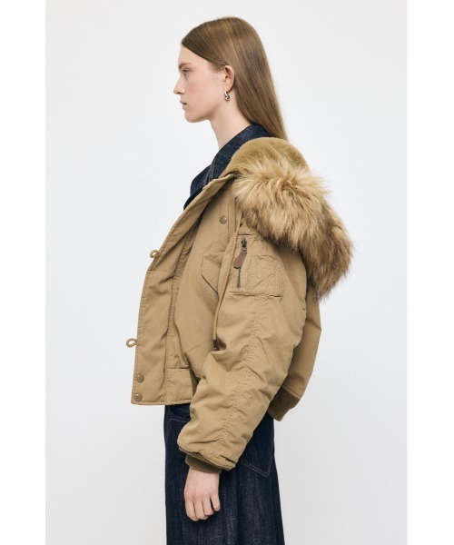 MOUSSY（マウジー）の「【26年AW新作】【展示会人気No.1】CROPPED N2-B（ブルゾン・レディース・カーキ/ベージュ/ライトブラック・FREE）」の14枚目の写真