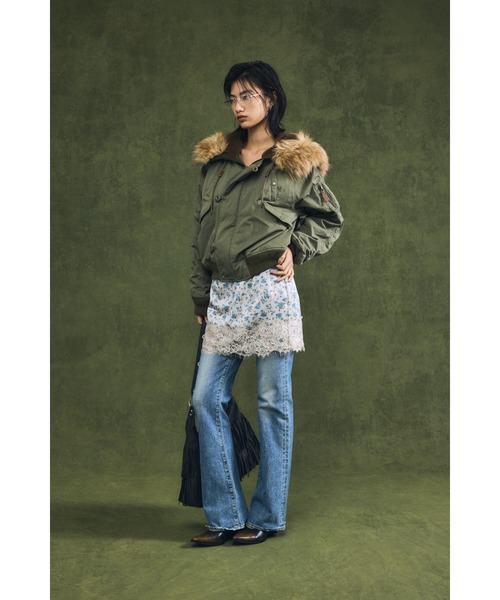 MOUSSY（マウジー）の「【26年AW新作】【展示会人気No.1】CROPPED N2-B（ブルゾン・レディース・カーキ/ベージュ/ライトブラック・FREE）」の22枚目の写真
