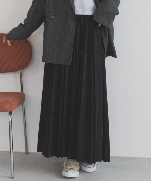 ELNEsoi(エルネソワ)の「スウェードプリーツスカート(スカート・レディース・アイボリー/チャコールグレー/ブラック/ブラウン・FREE)」の14枚目の写真