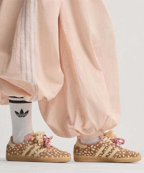 adidas(アディダス)の「サンバ OG / SAMBA OG / アディダスオリジナルス adidas Originals スニーカー(スニーカー・レディース・ブラウン・27.5cm/28.0cm/28.5cm/24.5cm/25.0cm/25.5cm/26.0cm/26.5cm/27.0cm/22.0cm/22.5cm/23.0cm/23.5cm/24.0cm)」の2枚目の写真
