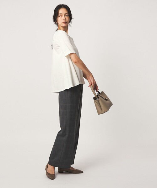 green label relaxing（グリーンレーベルリラクシング）の「Aライン Tシャツ  汗染み防止（Tシャツ/カットソー・レディース・ブラック/ライトグレー/モカ/オフホワイト・FREE）」の13枚目の写真