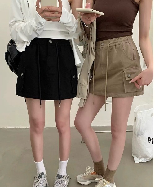 Lips(リップス)の「大きめアウトポケットがアクセント!トレンド感たっぷりのミリタリーミニスカート(スカート・レディース・ホワイト/ブラック/ベージュ/カーキ・FREE)」の6枚目の写真