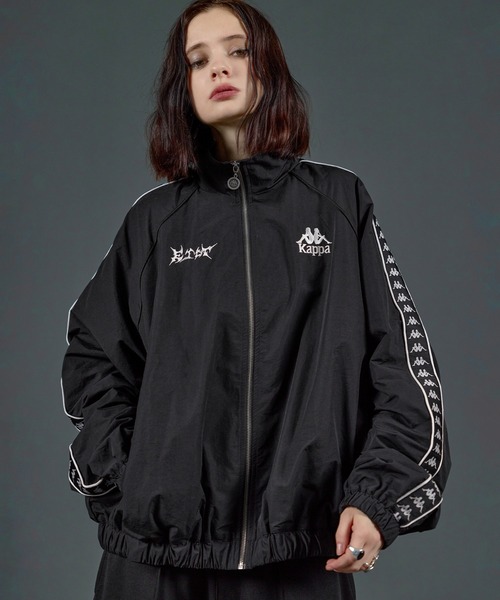 Kappa(カッパ)の「【ERAR×KAPPA】 別注モンスターサイズダブルロゴトラックジャケット(ナイロンジャケット・メンズ・ホワイト/ブラック・XL/L/M/S)」の1枚目の写真
