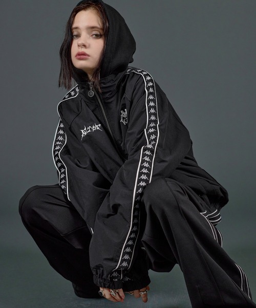 Kappa(カッパ)の「【ERAR×KAPPA】 別注モンスターサイズダブルロゴトラックジャケット(ナイロンジャケット・メンズ・ホワイト/ブラック・XL/L/M/S)」の3枚目の写真