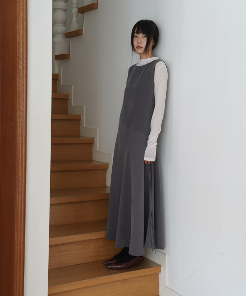 LYNTE(リンテ)の「キュプラダイアゴナルドレス(ダークグレー)(ワンピース・レディース・その他・FREE)」の3枚目の写真
