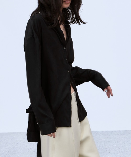 THINGS THAT MATTER（シングス ザット マター）の「MULTIWAY SLEEVE SUEDE-LIKE SHIRT / マルチウェイ スリーブ スエードライク シャツ（シャツ/ブラウス・レディース・ブラック・FREE）」の4枚目の写真