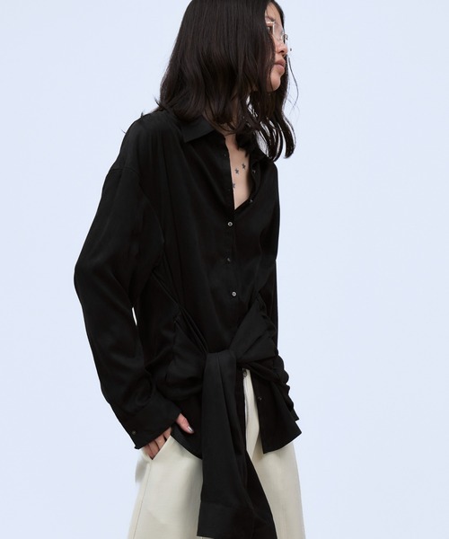 THINGS THAT MATTER（シングス ザット マター）の「MULTIWAY SLEEVE SUEDE-LIKE SHIRT / マルチウェイ スリーブ スエードライク シャツ（シャツ/ブラウス・レディース・ブラック・FREE）」の8枚目の写真