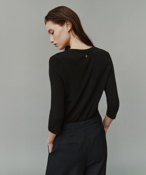 SIYAZU（シヤジュ）の「SITP5313 ソフト Vネック 7分袖 Tシャツ_Black（Tシャツ/カットソー・レディース・ブラック・FREE）」の3枚目の写真
