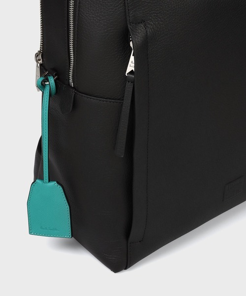Paul Smith(ポールスミス)の「クリーンレザー トラベルバックパック【553461 N343R】(バックパック/リュック・メンズ・ブラック/グレイッシュベージュ・FREE)」の4枚目の写真