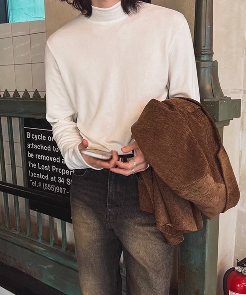 NOWLE（ノウル）の「【NOWLE】スマートフィット モックネック スムース カットソー 長袖 Tシャツ / ロンT（Tシャツ/カットソー・メンズ・ホワイト/ブラック・X-LARGE/LARGE/MEDIUM）」の10枚目の写真