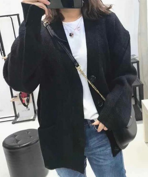 NANEA(ナネア)の「Vネックニットカーディガン(カーディガン/ボレロ・レディース・ブラック/グレー/ブラウン/レッド/アイボリー/ブルー・フリー)」の3枚目の写真