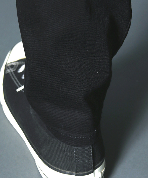 Magine(マージン)の「NO.35 STRETCH SLIM STRIGHT OVERDYE BLACK DENIM:NO.35ストレッチスリムストレート オーバーダイブラックデニム(デニムパンツ・メンズ・ブラック・46/44/48)」の4枚目の写真