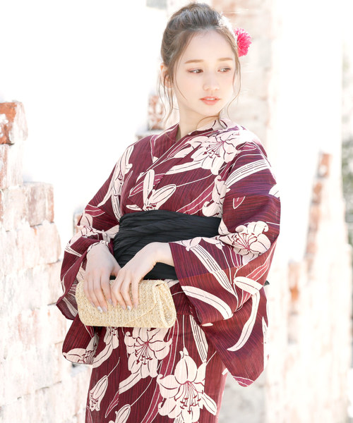 bonheur saisons（ボヌールセゾン）の「浴衣3点セット （浴衣＋帯＋下駄）「bonheur saisons/ボヌールセゾン」（浴衣・レディース・ホワイト系その他/レッド系その他2/ベージュ系その他6/ピンク系その他/ベージュ系その他7/ライトブルー/ブルー系その他3/イエロー系その他2/ベージュ系その他5/ホワイト系その他2/ブルー系その他5/ホワイト系その他4/ブルー系その他6/ホワイト系その他3/ブルー系その他/ブルー系その他2・FREE/フリー）」の16枚目の写真