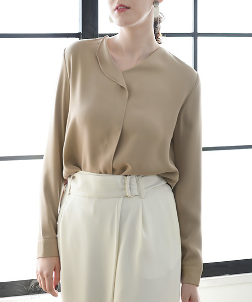 marjour（マージュール）の「シングルカラーブラウス（シャツ/ブラウス・レディース・ブラック/オフホワイト/ベージュ・MEDIUM）」の3枚目の写真