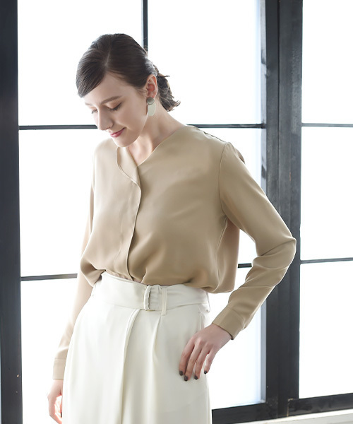 marjour（マージュール）の「シングルカラーブラウス（シャツ/ブラウス・レディース・ブラック/オフホワイト/ベージュ・MEDIUM）」の8枚目の写真