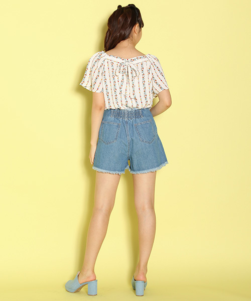 Honeys（ハニーズ）の「フリンジショートパンツ（デニムパンツ・レディース・ブルー系その他/オフホワイト/ライトブルー・L/S/M）」の4枚目の写真