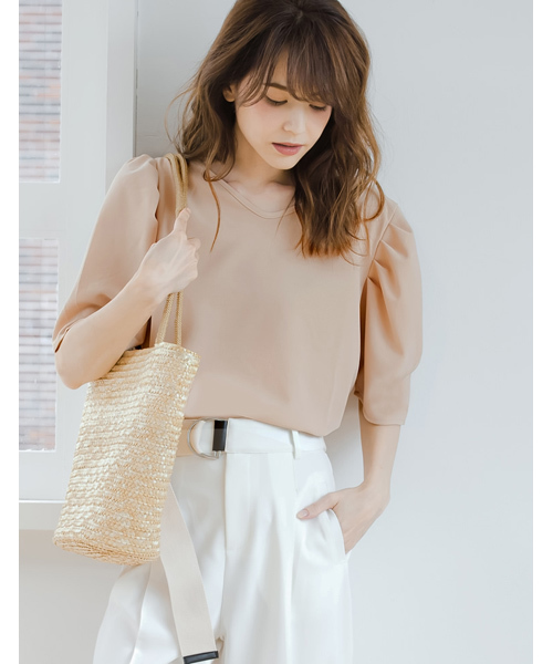 Re:EDIT(リエディ)の「薄手ポンチ5分袖タックショルダー両Vネックトップス(Tシャツ/カットソー・レディース・ベージュ/マスタード/ブラウン/グリーン/ブラック/アイボリー・MEDIUM/LARGE)」の5枚目の写真