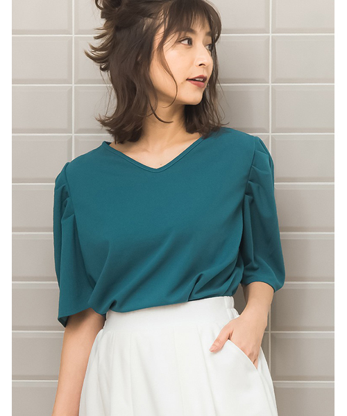 Re:EDIT(リエディ)の「薄手ポンチ5分袖タックショルダー両Vネックトップス(Tシャツ/カットソー・レディース・ベージュ/マスタード/ブラウン/グリーン/ブラック/アイボリー・MEDIUM/LARGE)」の1枚目の写真
