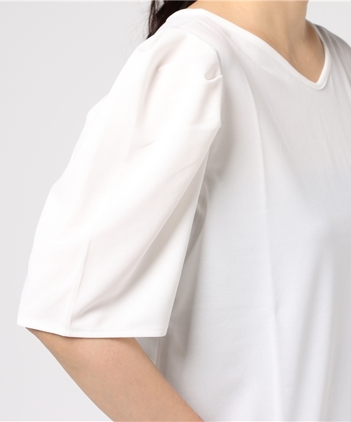 Re:EDIT(リエディ)の「薄手ポンチ5分袖タックショルダー両Vネックトップス(Tシャツ/カットソー・レディース・ベージュ/マスタード/ブラウン/グリーン/ブラック/アイボリー・MEDIUM/LARGE)」の15枚目の写真