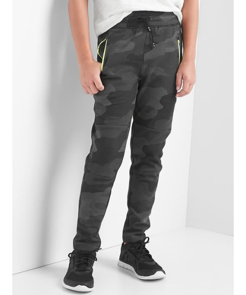 GAP(ギャップ)の「Gapfitキッズ ジップパンツ(その他パンツ・キッズ・グレー系カモフラージュ/グレー/ブラック/ボルドー/ブルー・150cm/120cm/110cm/160cm/140cm/130cm)」の5枚目の写真