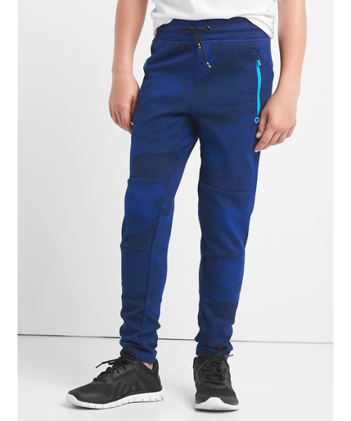 GAP(ギャップ)の「Gapfitキッズ ジップパンツ(その他パンツ・キッズ・グレー系カモフラージュ/グレー/ブラック/ボルドー/ブルー・150cm/120cm/110cm/160cm/140cm/130cm)」の4枚目の写真