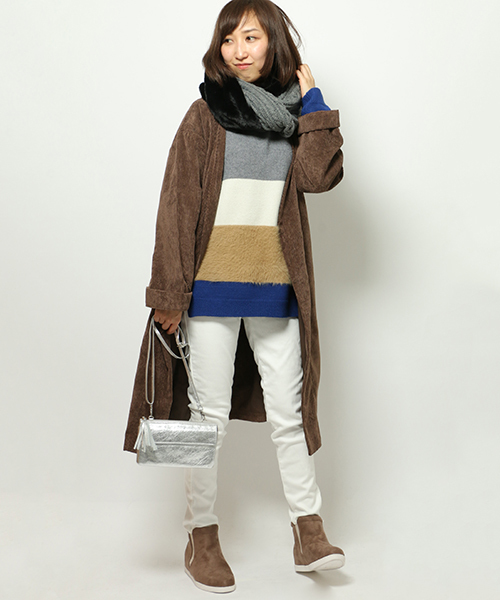 LBC（エルビーシー）の「コーデュロイガウンコート                  （その他アウター・レディース・オフホワイト/ネイビー/ブラウン・MEDIUM/LARGE）」の3枚目の写真